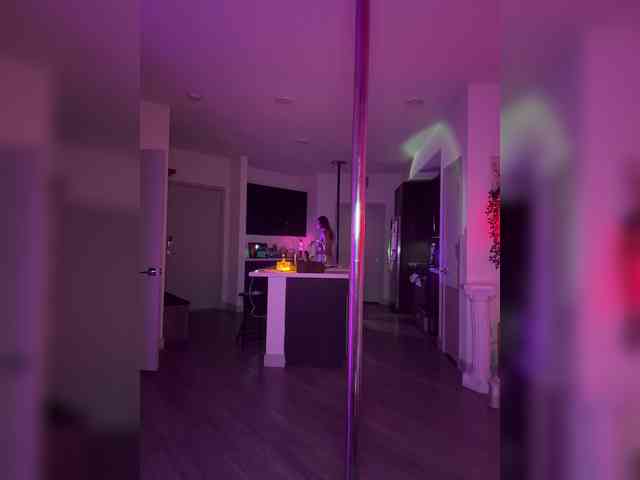 LunaCarmel809 webcam