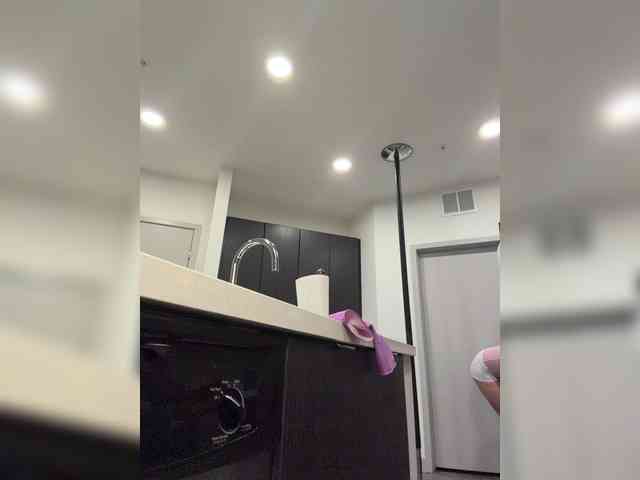 LunaCarmel809 webcam