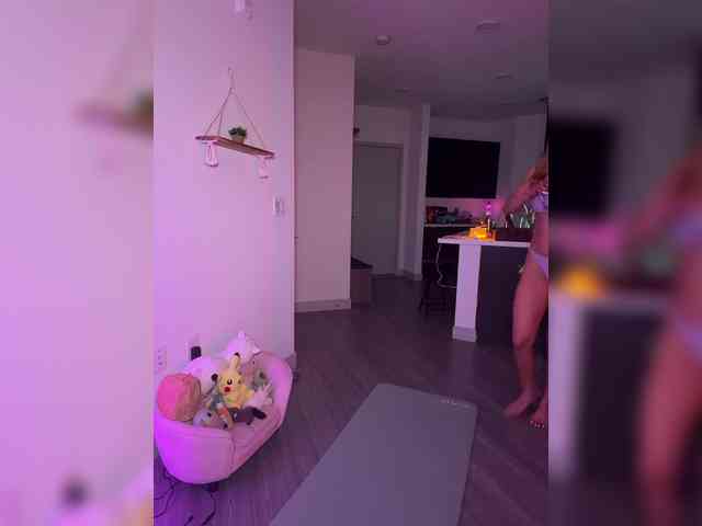 LunaCarmel809 webcam
