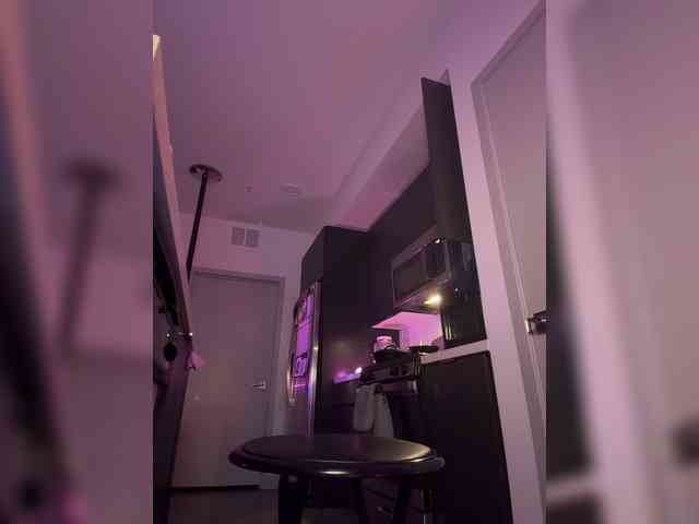LunaCarmel809 webcam