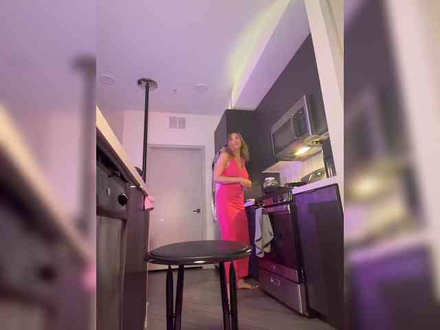 LunaCarmel809 webcam