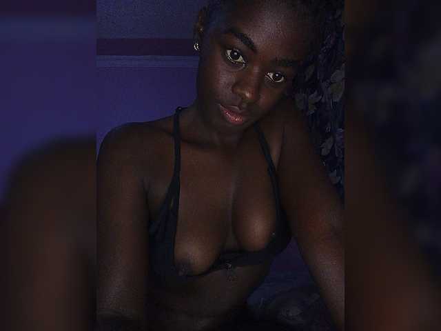 PetiteTemptress live cam on BongaCams