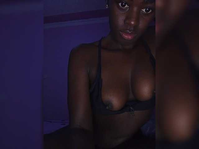 PetiteTemptress live cam on BongaCams