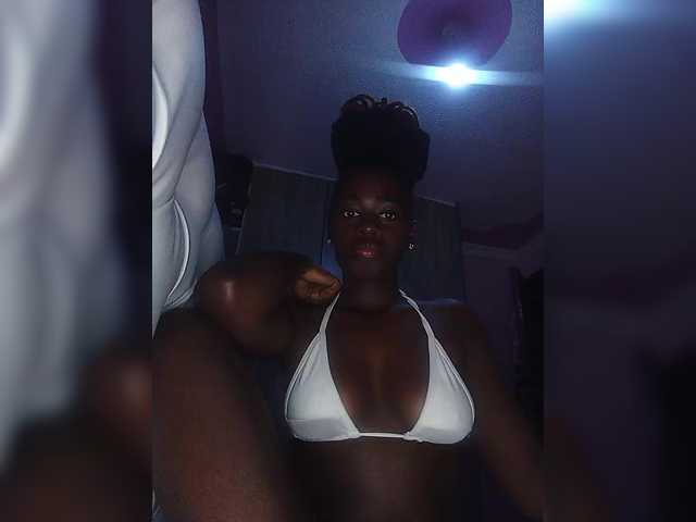 PetiteTemptress live cam on BongaCams