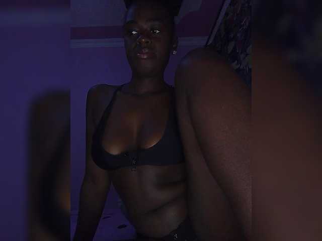 PetiteTemptress live cam on BongaCams
