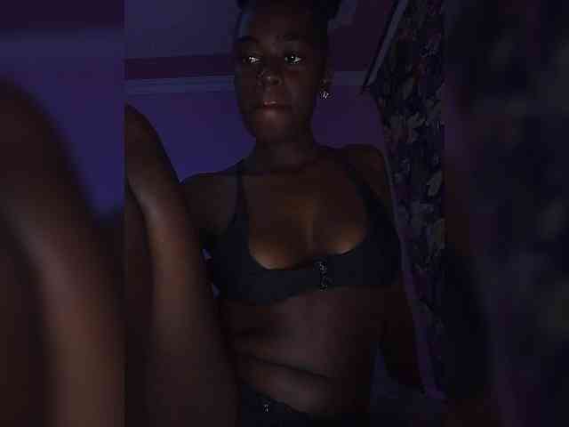 PetiteTemptress webcam