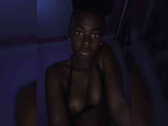 PetiteTemptress webcam