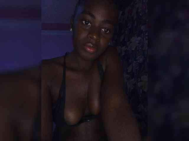 PetiteTemptress webcam