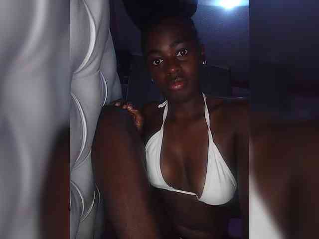 PetiteTemptress webcam