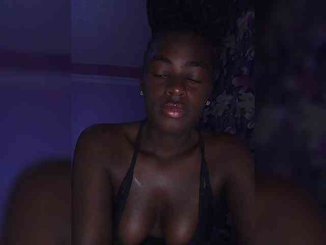 PetiteTemptress webcam