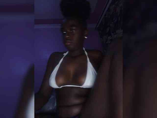 PetiteTemptress webcam