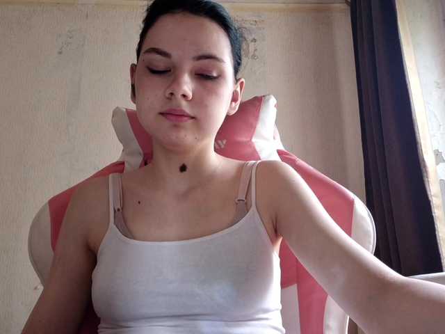 MyrnaPlough live cam on BongaCams