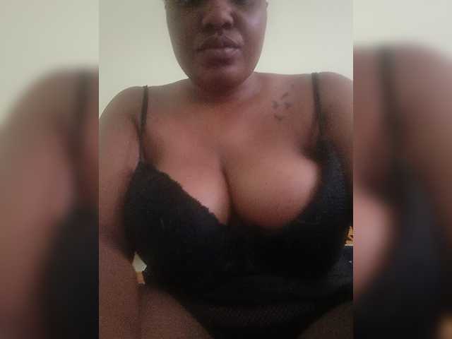 Booby-Queency live cam on BongaCams