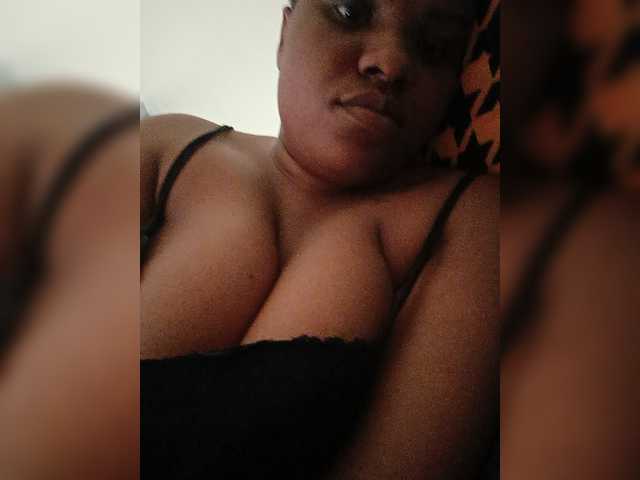 Booby-Queency live cam on BongaCams