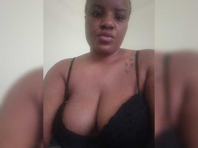Booby-Queency live cam on BongaCams