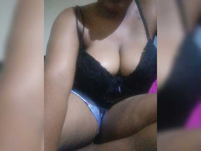 Booby-Queency live cam on BongaCams