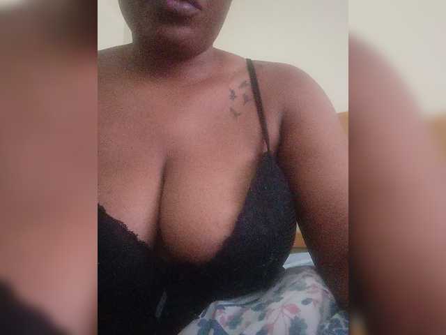 Booby-Queency live cam on BongaCams