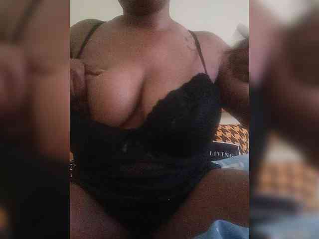 Booby-Queency webcam