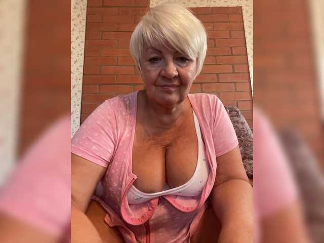 laura-milf – currently Offline