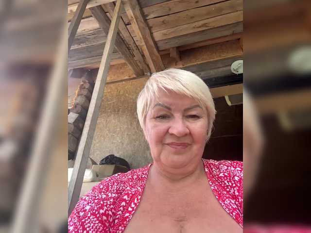 laura-milf live cam on BongaCams