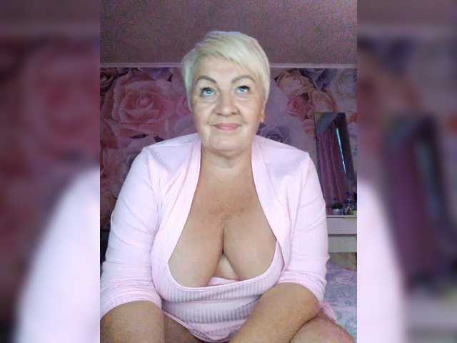 laura-milf live cam on BongaCams