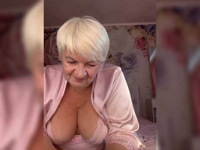 laura-milf live cam on BongaCams