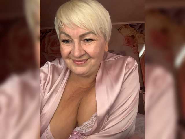 стрип от laura-milf