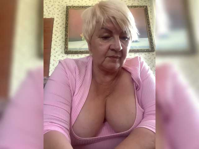 laura-milf live cam on BongaCams
