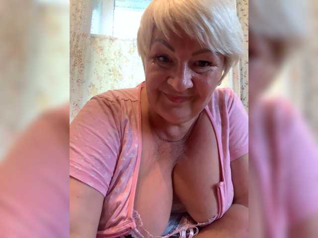 laura-milf live cam on BongaCams