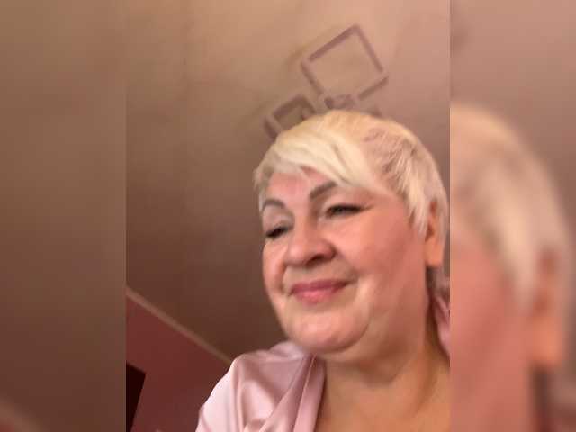 laura-milf live cam on BongaCams