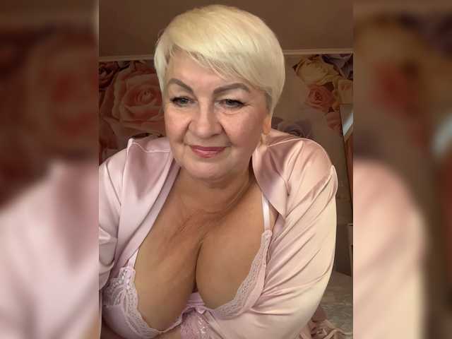 laura-milf live cam on BongaCams