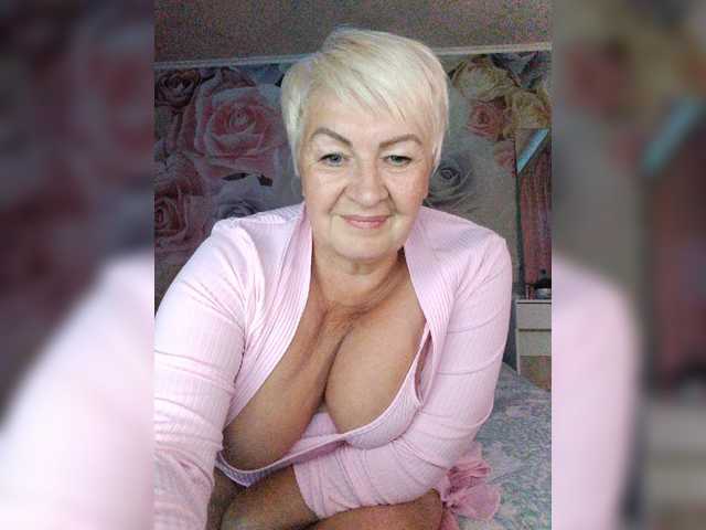 laura-milf live cam on BongaCams