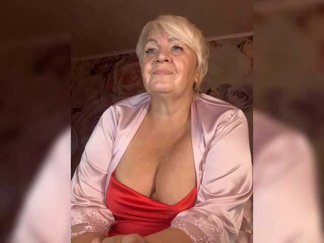 laura-milf live cam on BongaCams