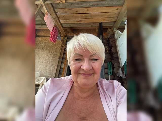 Laura-milf live webcam show