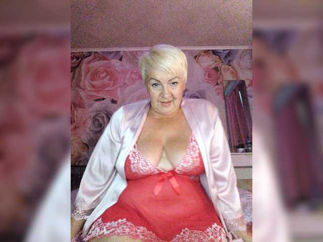 laura-milf live cam on BongaCams