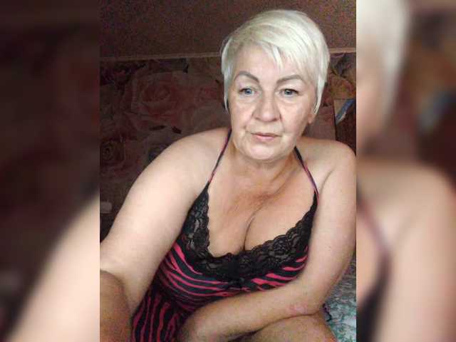 laura-milf live cam