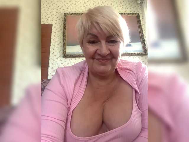 laura-milf live cam on BongaCams