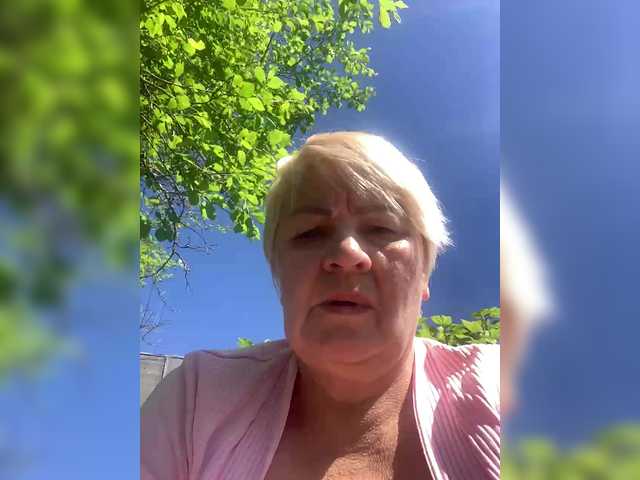 laura-milf live cam on BongaCams