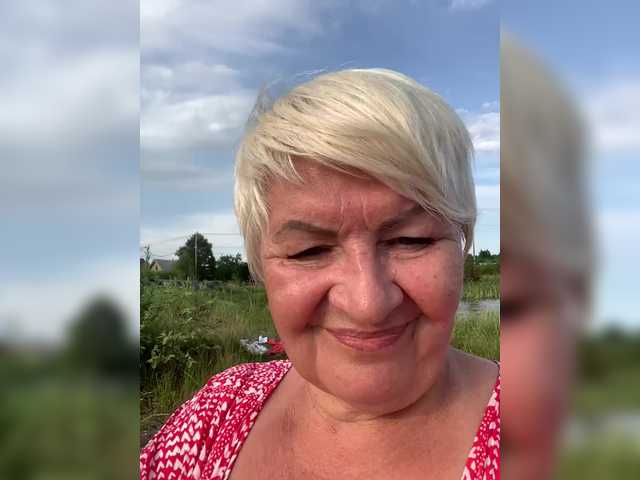 Laura-milf live webcam show