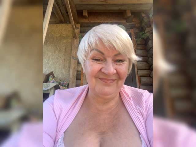 laura-milf live cam on BongaCams