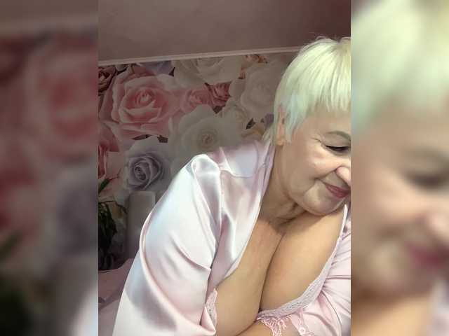 laura-milf live cam