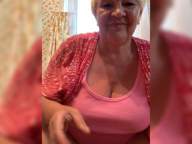 laura-milf live cam