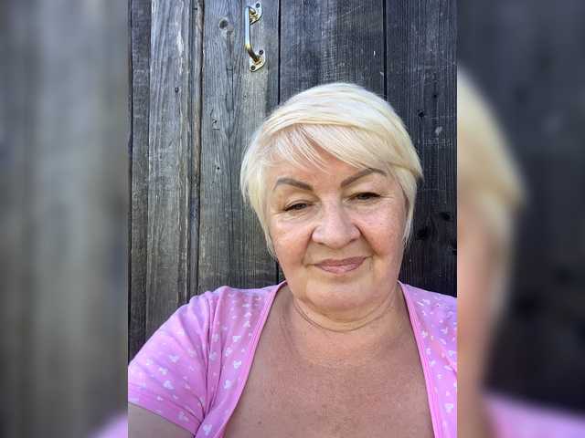 laura-milf live cam on BongaCams
