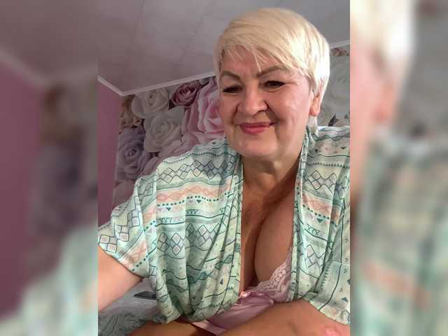 laura-milf live cam