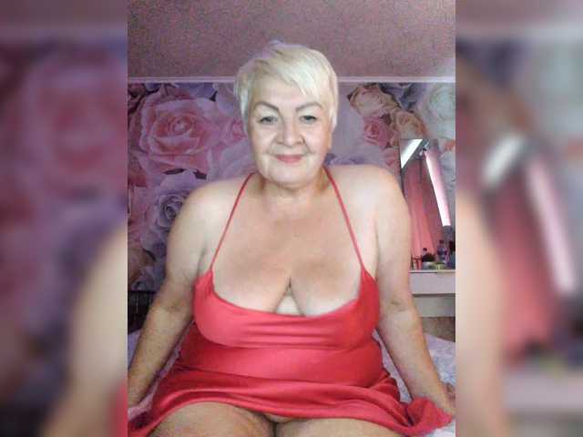 laura-milf live cam on BongaCams