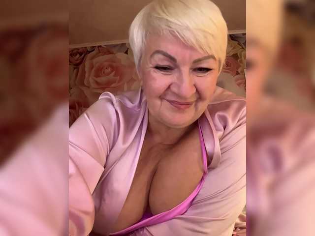 laura-milf live cam on UnifiedCams