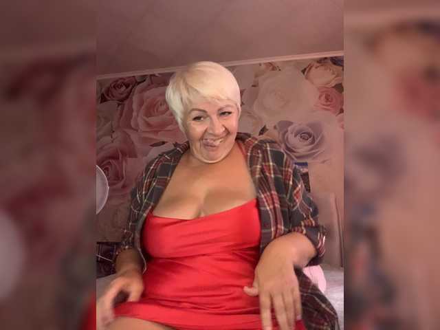 laura-milf live cam on BongaCams