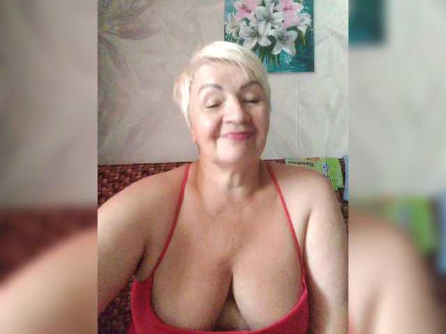 laura-milf live cam on BongaCams