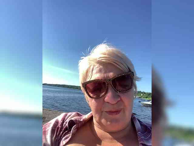 Laura-milf webcam