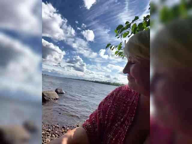 Laura-milf webcam